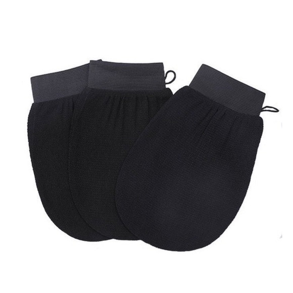 Deep Exfoliating Glove Body Scrub in Black - Picture 1 of 5